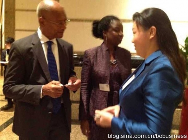 史密夫总理(BVI现任总理)亲切会见蓝海集团执行董事刘光容女士